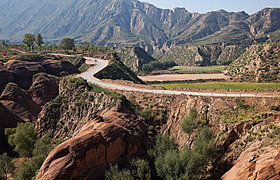 我被两个黑人玩得站不起来的游戏｜西部狂潮竞技场，黑人双雄挑战极限-1