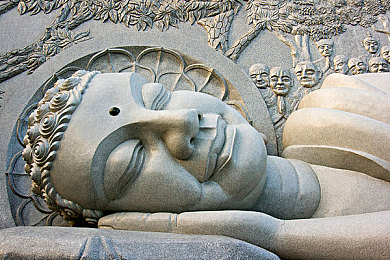 受虐狂自愿被酷刑虐玩｜探索“痛苦之恋”：揭秘受虐狂的内心世界与情感旅程