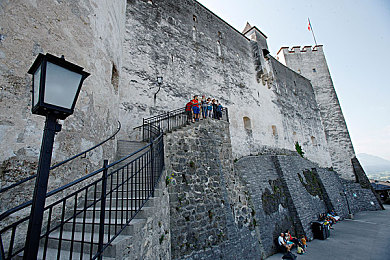 俄罗斯Zoom人与Zoom哪个好｜俄Zoom人与全球Zoom：视频会议软件争霸，本土与国际谁更胜一筹？-1