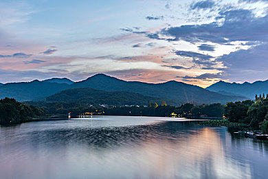 美女直播全婐APP免费 真人｜全婐APP引领直播新潮流：免费真人互动体验，网红崛起新选择-2