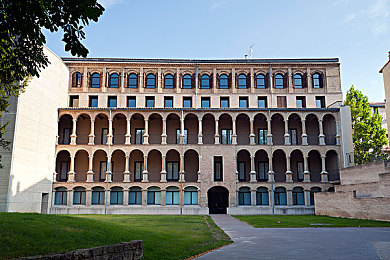 胡芦娃里不买药｜药市惊雷：胡芦娃药店维权事件敲响安全警钟-2