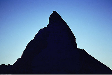 香蕉视频色｜视频平台新秀引发争议，如何平衡内容监管与创作自由-2