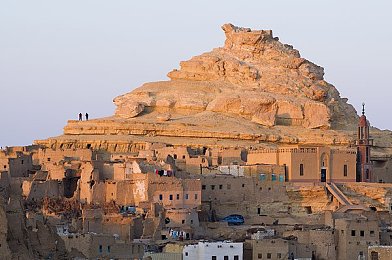 情趣店被粗暴玩弄到喷水｜“都市情趣店突遭喷水惊魂，揭秘安全防范之道”-3