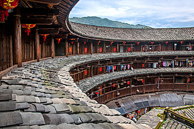 973商务旅行中戴绿色帽子｜职场风波：绿帽风波下的商务道德考验-2