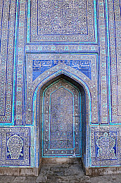 给银行行长最高待遇不用套｜《金融帝国》游戏攻略：成为银行行长，享受无套近乎的最高待遇