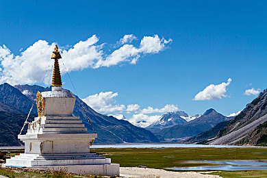 六间房直播｜六间房直播平台崛起：探索发展历程与未来挑战机遇-2