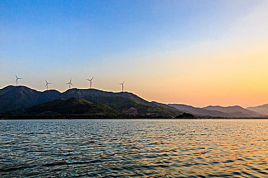 香蕉插蜜桃｜香蕉插蜜桃奇幻冒险游戏热力开玩，探索神秘果实拯救王国