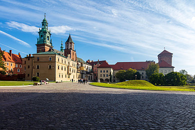 黄色视频免费看|网络“黄色视频免费看”现象引发关注:揭秘原因及青少年成长危害-3