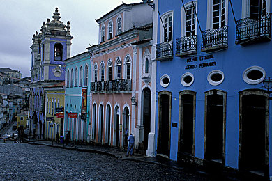 打扑克又疼又叫软件|“打扑克又疼又叫”软件走红引争议:创新与用户体验的平衡之道-2