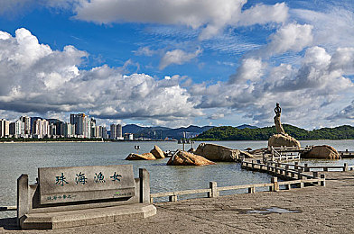 王伟忠周莹回乡扫墓后续|家国情怀薪火传,王周回乡祭祖情-1