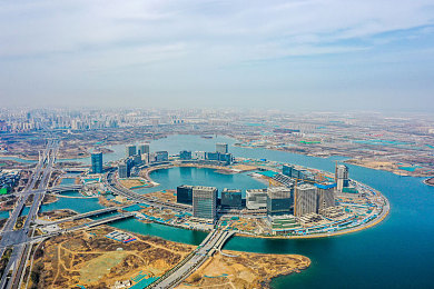 男生把困困放到女生困困KTV｜畅享音乐狂欢，互动K歌新体验-3