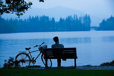 动漫美女裸体被 游戏软件|动漫裸像风波引深思,版权意识亟待提升-1
