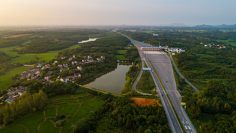 按摩师把两个奶头都玩爆了|巅峰按摩体验:释放压力,身心愉悦之旅-1
