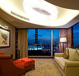 朱莉安妮大战7个黑人｜朱莉安妮激战7敌，独特游戏体验等你来挑战-2