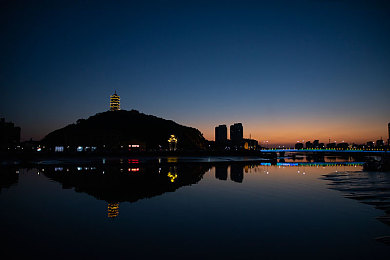 欧美卡一卡二｜跨境支付新纪元：欧美卡一卡二引领金融创新浪潮-1