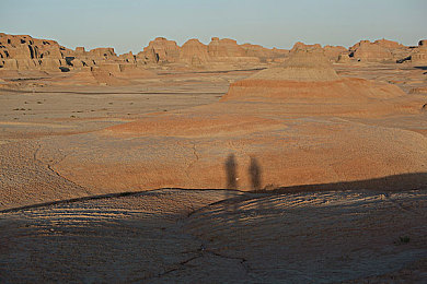 黄色软件下载3.0免费｜“免费下载暗藏隐患，“黄色软件3.0”引发网络安全担忧，专家提醒警惕！-2