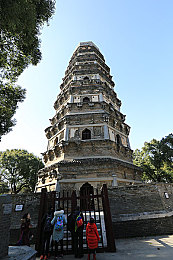 spanking打板子外网免费｜争议游戏“spanking打板子”外网免费引热议，网络文化健康发展成焦点