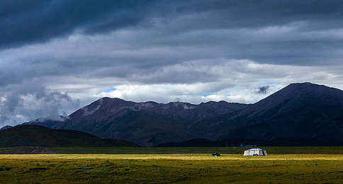 草莓视频app黄|草莓诱惑:揭秘视频乐园,隐私守护下的狂欢盛宴-3