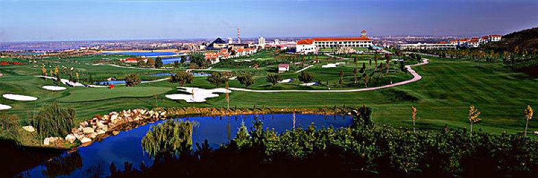 女教师大荫蒂毛茸茸公交车｜女教师公交“意外曝光”：隐私保护与公共秩序的冲突引热议-2