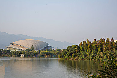 刷子刷女班长脚心|轻松校园生活模拟,巧妙运用梗提升人气-2