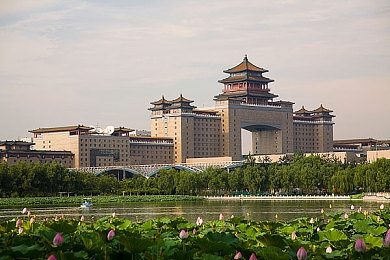 女帝汉库克被 黄漫画|网络黄漫画肆虐:女帝汉库克惊悚事件揭示网络传播阴暗面-3