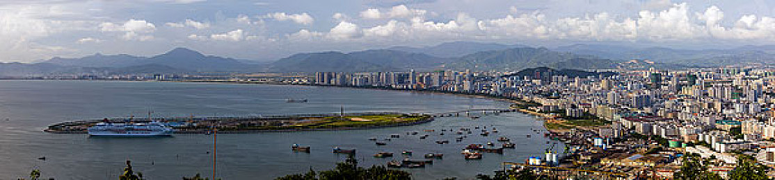 男生把困困放到女生困困里视频｜揭秘“网络恶搞之谜”：从“困困”视频看文明网络素养