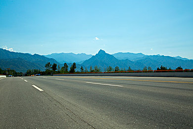 禁18网站｜我国全面禁18类不良网站，护航青少年网络健康成长-1