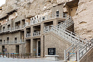 黄漫扒衣模拟器｜“黄漫扒衣模拟器：虚拟现实灰色地带，道德法律风险引关注”-1