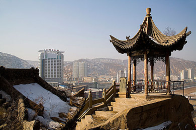 班长哭着告诉我不能生了孩子｜班长痛哭失声：班长因病无法生育，社会关注女性生育权利与健康问题-2