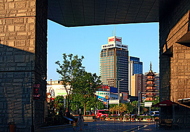 双男主被 到爽 流游戏|兄弟情缘激战冒险,双男主互动畅爽体验之旅-1