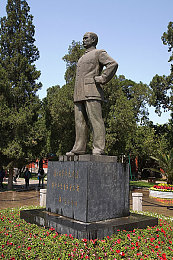 被同学粗大的 巴进出|“笑谈变悲剧,校园欺凌警示录:尊重与关爱,共筑和谐校园”-1