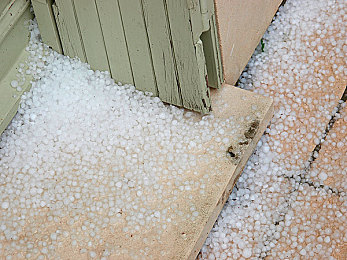 32岁绝情寡妇情侣网名|网络风波下的情感标签:揭示“绝情寡妇”背后的社会痛点-2