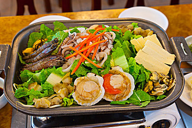 大象传媒2023年人口｜大象传媒2023：年轻化驱动，多领域布局，创新引领未来-1