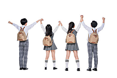 欧美大波少妇在厨房被｜厨房意外烫伤，年轻少妇警示家庭安全意识提升-1