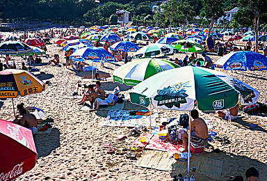 《麦乐迪·马克斯：女超人》｜女超人麦乐迪·马克斯：展现女性力量新篇章，激发观众共鸣-3