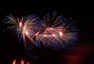 ysl蜜桃色13569|“蜜桃色口红13569:潮流之选,引领夏日时尚新风尚”-3