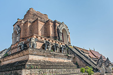 羞羞漫画  在线入口｜揭秘网络隐秘角落：探索羞羞漫画的起源与发展，安全阅读指南