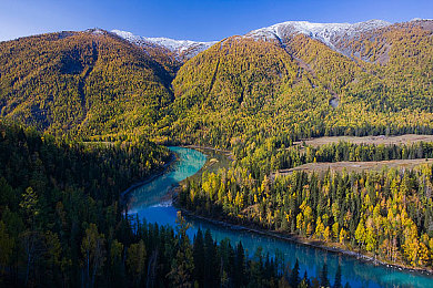 美女打屁屁内裤都脱了｜时尚界新潮流揭秘：美女打屁屁内裤脱，挑战传统审美引发热议-1