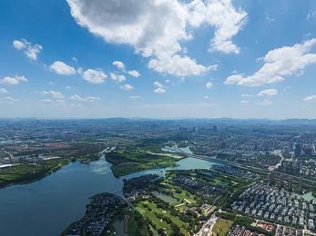 18少爷KTV被Gay囗互|“18岁少年KTV遭遇不测,社会关注未成年人保护与风气反思”-2