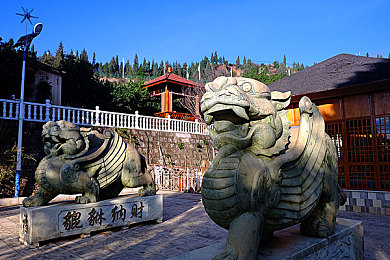 老男人玩弄小嫩批｜老少欢聚，趣谈往事互动乐园-5