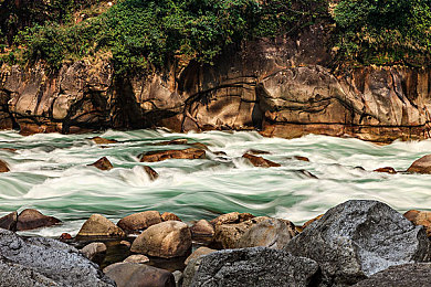 按摩师用嘴亲我下面过程|揭秘:口技按摩独特体验,缓解压力改善睡眠-3