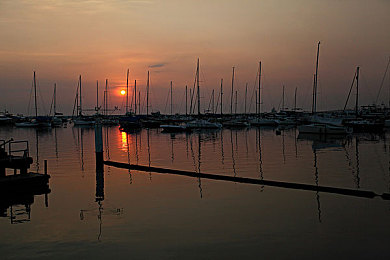 羞羞漫画 免费入口|网络监管风暴:揭秘“羞羞漫画”背后的文化困境-2