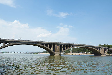 体育生互 Gay2022网站｜体育迷专属电竞盛宴：体育生互 Gay2022网站打造热门体育游戏攻略社区-2