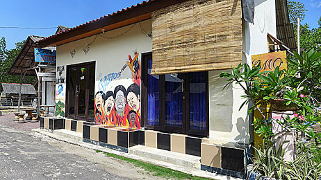 班长给我看她 摸她奶|网络风波:班长不当言论引深思,共筑校园和谐防线-2