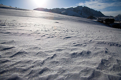 爽 好多水 快 深点nh｜夏日游泳热潮席卷全国：全民清凉消暑，安全快乐畅游-3