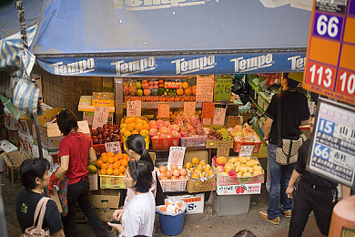 把 伸到女人 打扑克软件｜指尖上的扑克盛宴：揭秘“把手指伸到女人打扑克软件”的独特魅力与安全攻略-3