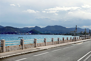 女被 c 游戏模拟器｜“网络迷雾中的女性权益挑战：揭秘“女被C”游戏模拟器事件”-2