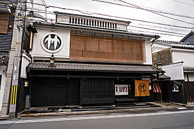 打扑克摇床|摇床扑克新潮流:体验打扑克摇床的独特娱乐魅力,欢笑中增进友谊-3