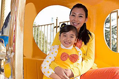 黄色3.0免费｜“黄色3.0免费版横空出世：用户热议，软件行业竞争加剧，隐私保护成焦点”-3