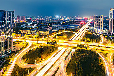 四个校花洗澡被17个农民工｜浴室风波：校园隐私与公共道德挑战-3